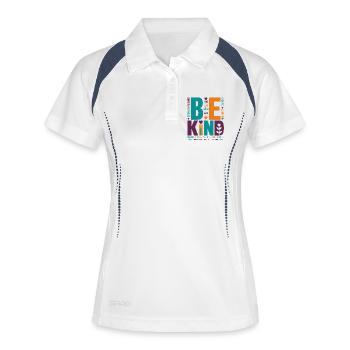 Be Kind – Buntes Typografie Statement Word Stack - Frauen Polo atmungsaktiv - Weiß/Navy - Vorne