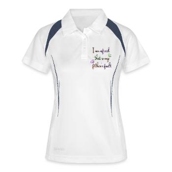 Peur de la culpabilité du père – Lettrage coloré à la main - Polo respirant Femme - blanc/marine - Devant