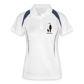 JE SUIS UNE MAMAN MALINOISE - L’amour à chaque tournant - Polo respirant Femme - blanc/marine - Devant