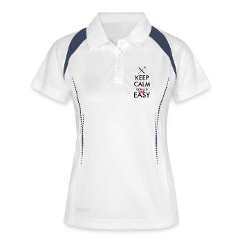 Garder le calme : Le design n’est pas facile – Designer Spruch - Polo respirant Femme - blanc/marine - Devant