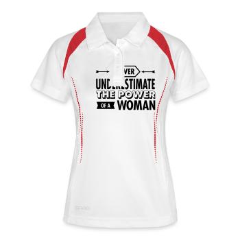 Never Underestimate The Power Of A Woman - Frauen Polo atmungsaktiv - Weiß/Rot - Vorne