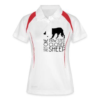one paw step closer... - Frauen Polo atmungsaktiv - Weiß/Rot - Vorne