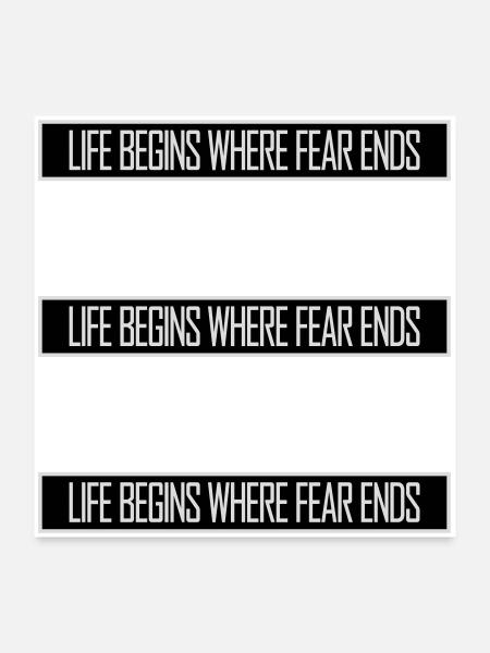 Life Begins Where Fear Ends Motivierend Zitat Logo - Poster 60x60 cm - Weiß - Vorne