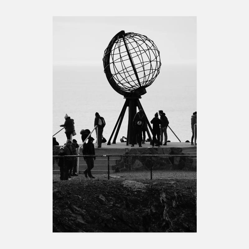 Nordkapp-Monument in Schwarz-Weiß Poster 20x30 cm