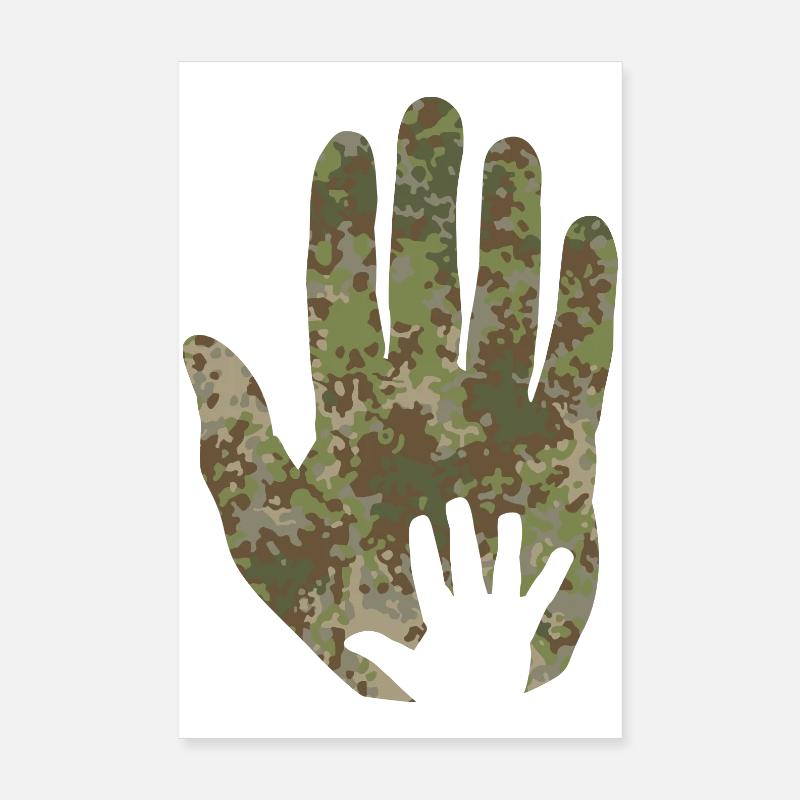 Main de bébé de camouflage multitarn à la main Poster 20 x 30 cm