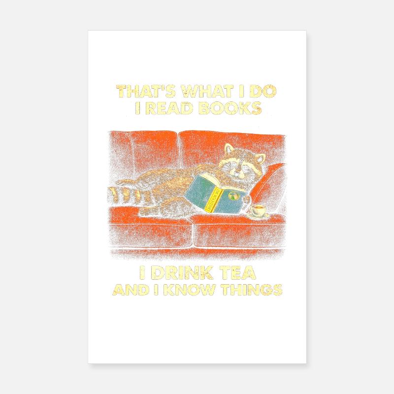 Lesender Waschbär mit Tee Poster 20x30 cm