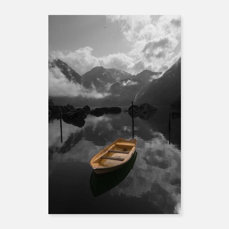Einsames Boot im Bergparadies Poster 60x90 cm