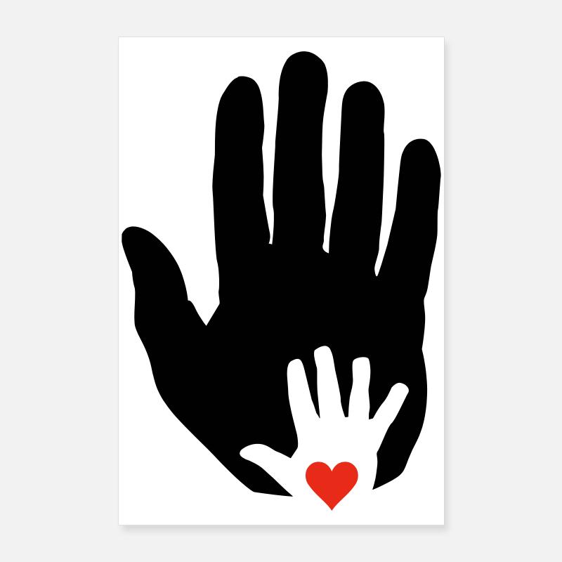 Cœur dans la main de bébé dans la main plus âgée! Poster 60 x 90 cm