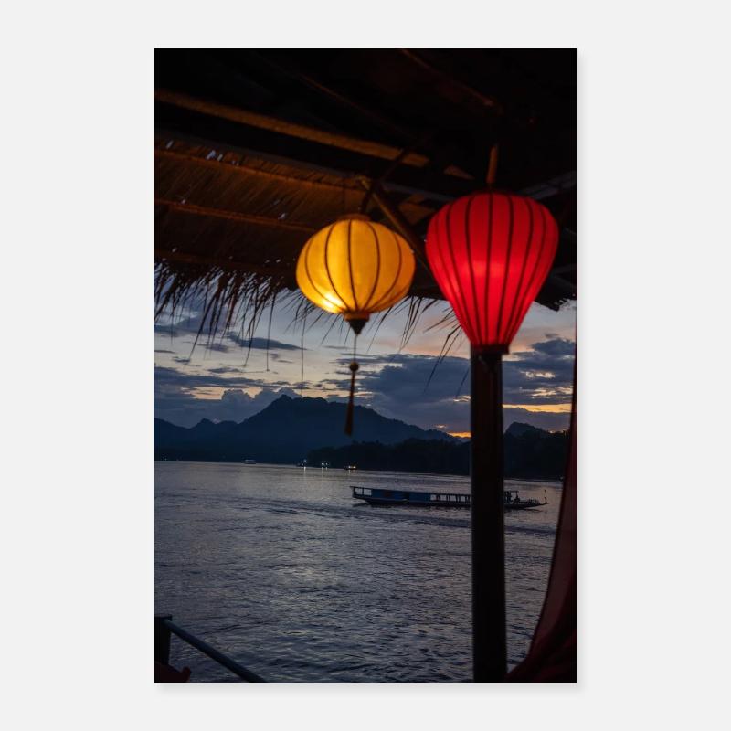 Lanternes du soir au-dessus de l’eau Poster 40 x 60 cm