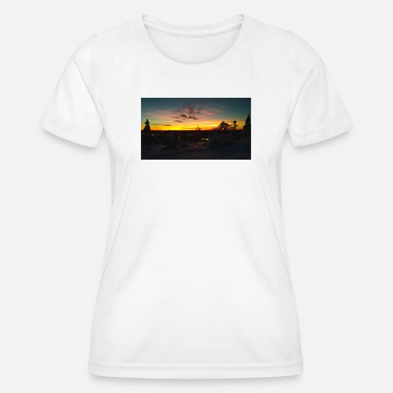 Sunset in a snowy landscape - Women's Functional T-Shirt - white