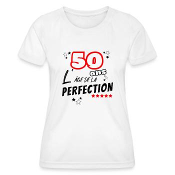 Humour Anniversaire 50 ans l'âge de la perfection - T-shirt sport Femme - blanc - Devant - AI Model Female 172 dark (172cm)