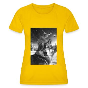 Ufo Selfie Wolf - Women's Functional T-Shirt - egg yellow - Front - AI Model Female 172 dark (172cm)