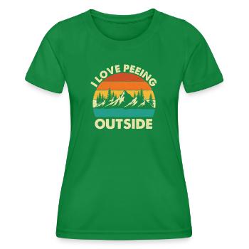Ich liebe es, draußen zu pinkeln lustiges Wandern Natur Zitat - Frauen Funktions-T-Shirt - Kelly Green - Vorne - AI Model Female 172 dark (172cm)