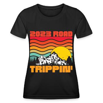 Road Trippin 2023, Road Trip 2023 Shirt, Familie - Frauen Funktions-T-Shirt - Schwarz - Vorne - AI Model Female 172 light (172cm)