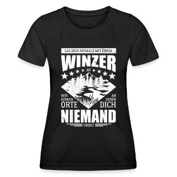 Leg dich niemals mit einem Winzer an - Spruch - Frauen Funktions-T-Shirt - Schwarz - Vorne - AI Model Female 172 light (172cm)