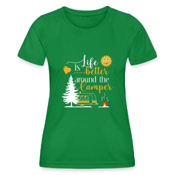 Life is better around the camper - Frauen Funktions-T-Shirt - Kelly Green - Vorne - AI Model Female 172 dark (172cm)