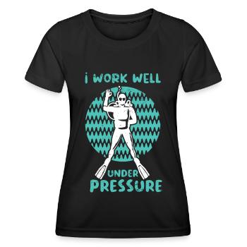 Swimmers Swimming 50 meters track Breaststroke - Women's Functional T-Shirt - black - Front - AI Model Female 172 light (172cm)