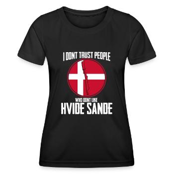Hvide Sande Dänemark Holmsland Klit - Frauen Funktions-T-Shirt - Schwarz - Vorne - AI Model Female 172 light (172cm)