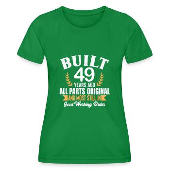 Baujahr vor 49 Jahren Alle Teile Original-Outfit 49. - Frauen Funktions-T-Shirt - Kelly Green - Vorne - AI Model Female 172 dark (172cm)