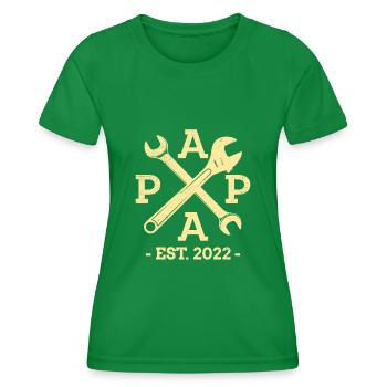 Papa 2022 Werdender Papa 2022 - Frauen Funktions-T-Shirt - Kelly Green - Vorne - AI Model Female 172 dark (172cm)