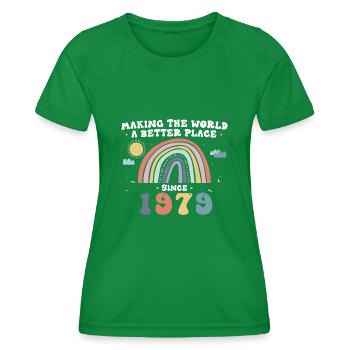 Die Welt zu einem besseren Ort machen seit 1979, 44. - Frauen Funktions-T-Shirt - Kelly Green - Vorne - AI Model Female 172 dark (172cm)