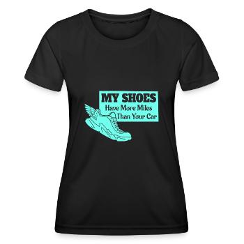 Meine Schuhe Haben Mehr Kilometer Als Dein Auto - Frauen Funktions-T-Shirt - Schwarz - Vorne - AI Model Female 172 light (172cm)