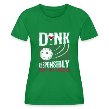 Pickleball Pun Wine Dink - Frauen Funktions-T-Shirt - Kelly Green - Vorne - AI Model Female 172 dark (172cm)