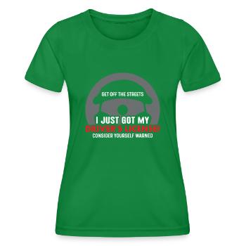 Permis de conduire - T-shirt sport Femme - vert - Devant - AI Model Female 172 dark (172cm)
