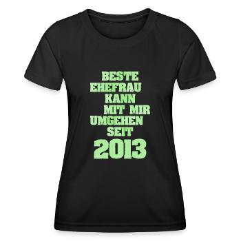 2013 - Frauen Funktions-T-Shirt - Schwarz - Vorne - AI Model Female 172 light (172cm)