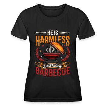 Er ist harmlos, er will nur grillen. - Frauen Funktions-T-Shirt - Schwarz - Vorne - AI Model Female 172 light (172cm)