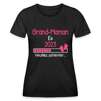 Grand Maman en 2023 cadeau future mamie - T-shirt sport Femme - noir - Devant - AI Model Female 172 light (172cm)
