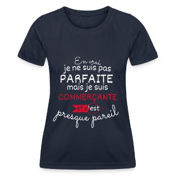 Pas parfaite mais Commerçante - T-shirt sport Femme - bleu marine - Devant - AI Model Female 172 light (172cm)