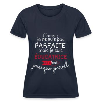 Pas parfaite mais éducatrice - T-shirt sport Femme - bleu marine - Devant - AI Model Female 172 light (172cm)