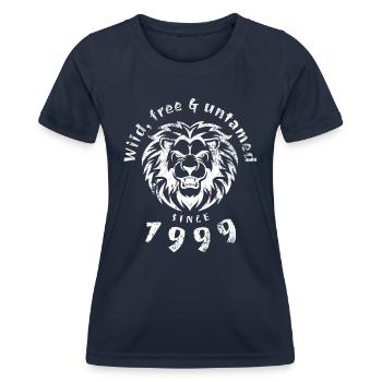 Sauvage, libre et indompté depuis 1999 - T-shirt sport Femme - bleu marine - Devant - AI Model Female 172 light (172cm)