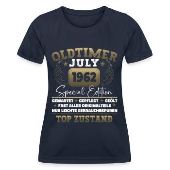Oldtimer Juli 1962 60. Geburtstag Geschenk Herren - Frauen Funktions-T-Shirt - Navy - Vorne - AI Model Female 172 light (172cm)