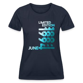 29e anniversaire juin 1994 Edition Limitée - T-shirt sport Femme - bleu marine - Devant - AI Model Female 172 light (172cm)