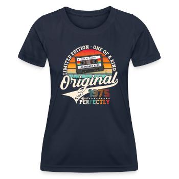 48th Birthday Man August Vintage 1975 Cassette - Women's Functional T-Shirt - navy - Front - AI Model Female 172 light (172cm)
