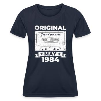 Date de naissance 1984 Mai 1984 Millésime 1984 Légende 84 - T-shirt sport Femme - bleu marine - Devant - AI Model Female 172 light (172cm)