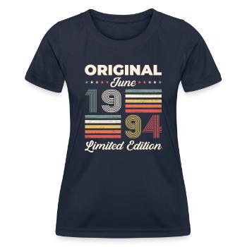 Original juin 1994 Né en 1994 30e anniversaire 94 - T-shirt sport Femme - bleu marine - Devant - AI Model Female 172 light (172cm)