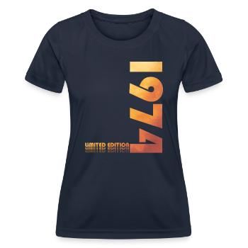 50ème Anniversaire Original 1974 Cru 1974 - T-shirt sport Femme - bleu marine - Devant - AI Model Female 172 light (172cm)