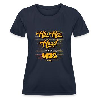 Tête de hip-hop depuis 1982 - 43 ans de vrai flow - T-shirt sport Femme - bleu marine - Devant - AI Model Female 172 light (172cm)