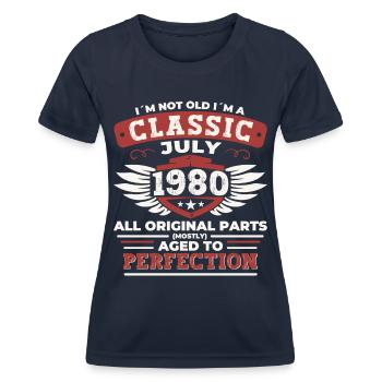 42ème Anniversaire Né 1980 Juillet Cadeaux Hommes - T-shirt sport Femme - bleu marine - Devant - AI Model Female 172 light (172cm)