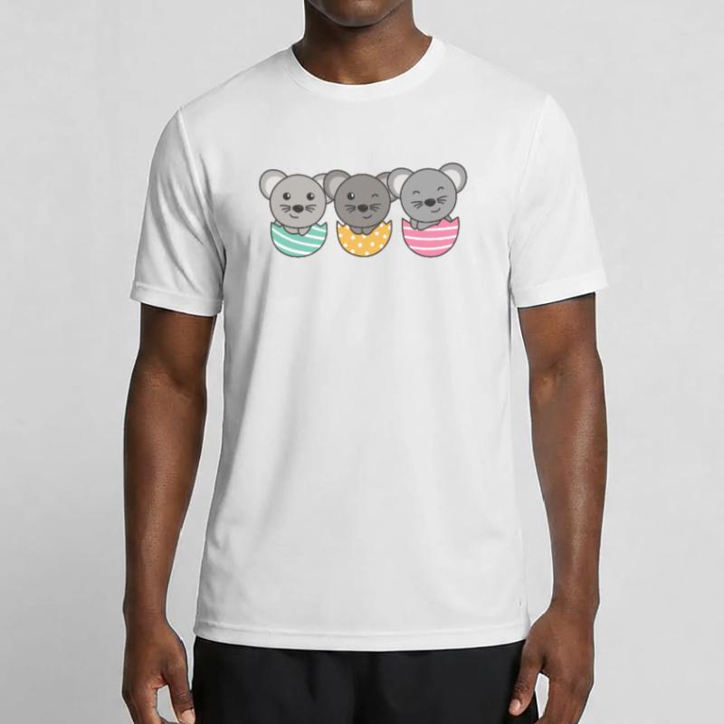 cute mice at Easter with Easter eggs mouse Men's Functional T-Shirt