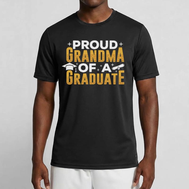 Stolze Großmutter Eines Absolventen Absolvent Männer Funktions-T-Shirt