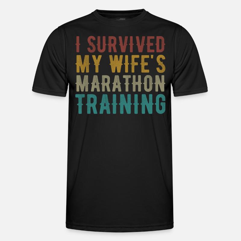 Ehefrauen Trainingsplan Lustiges Triathlon Geschenk Männer Funktions-T-Shirt