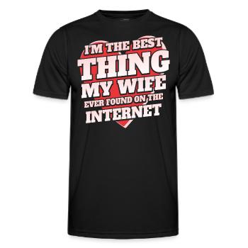 Gefunden von meiner Frau Humor Witz Paar Online - Männer Funktions-T-Shirt - Schwarz - Vorne - AI Model Male 178 dark (178cm)