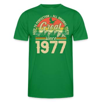 1977 - Ein legendäres Jahr - Männer Funktions-T-Shirt - Kelly Green - Vorne - AI Model Male 178 dark (178cm)