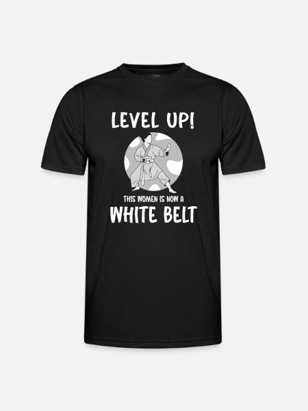 Level Up! This women is now a white belt - Männer Funktions-T-Shirt - Schwarz