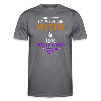 Halloween I'm With The Witch And Her Magic Wand - Männer Funktions-T-Shirt - dunkle Melange  - Vorne - AI Model Male 178 dark (178cm)
