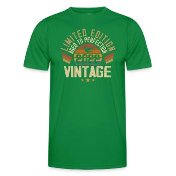 Jahrgang 2022 Retro Geburtstagsgeschenk 2022 - Männer Funktions-T-Shirt - Kelly Green - Vorne - AI Model Male 178 dark (178cm)